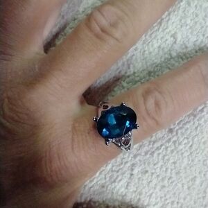 Silvertone blue 💙🔵 crystal 🔮 ring 💍 10